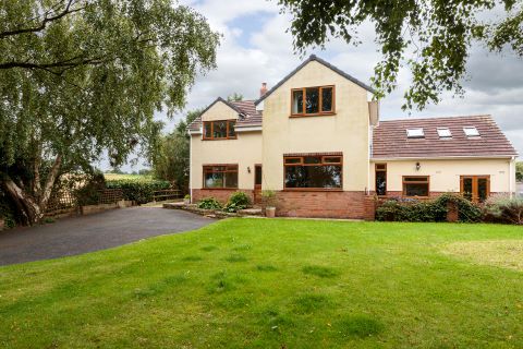 Property for auction in Cheshire)