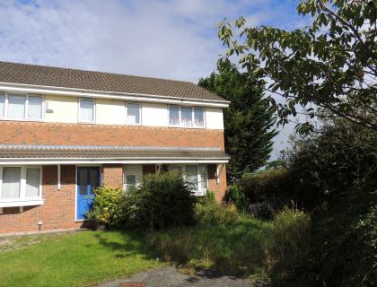 Property for auction in Clwyd)
