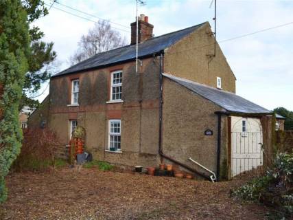 Property for auction in Cambridgeshire)