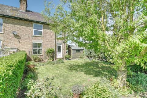 Property for auction in Cambridgeshire)