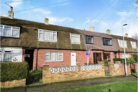 Property for auction in Essex)