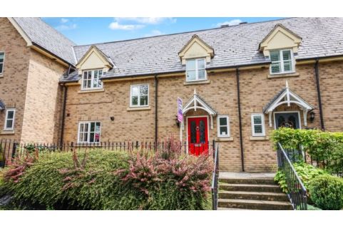 Property for auction in Essex)