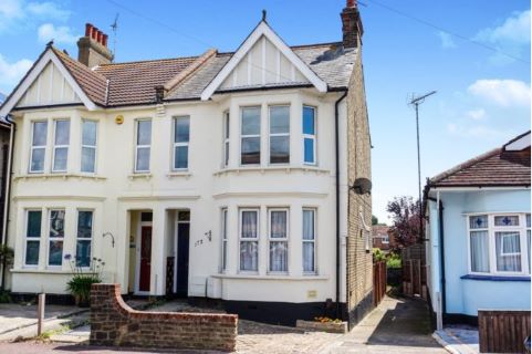 Property for auction in Essex)