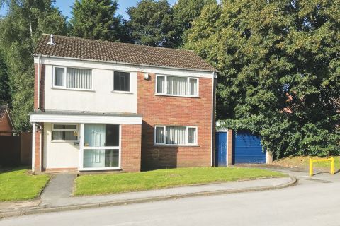 Property for auction in West Midlands)