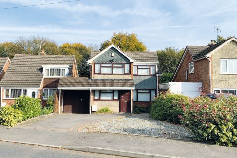 Property for auction in West Midlands)