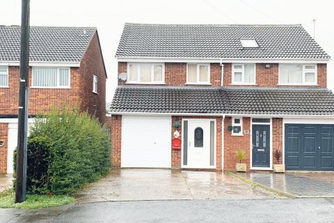 Property for auction in West Midlands)