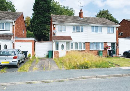 Property for auction in West Midlands)