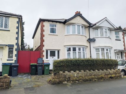 Property for auction in West Midlands)