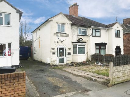 Property for auction in West Midlands)