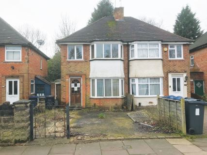 Property for auction in West Midlands)