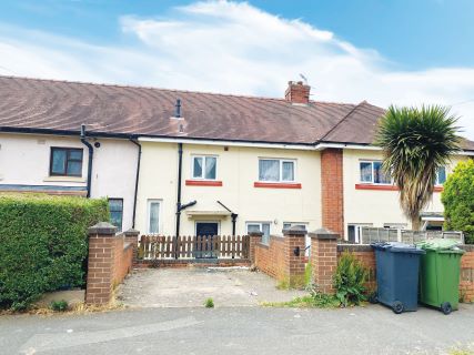 Property for auction in Worcestershire)