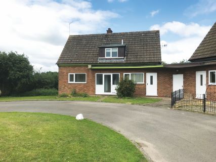 Property for auction in Worcestershire)