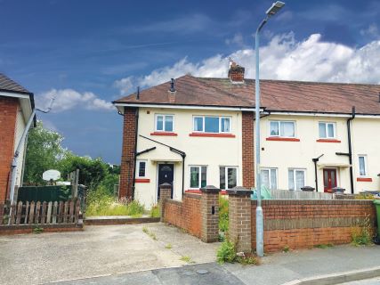 Property for auction in Worcestershire)