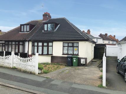 Property for auction in West Midlands)