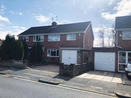 Property for auction in West Midlands)