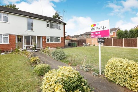 Property for auction in Worcestershire)