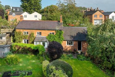 Property for auction in Warwickshire