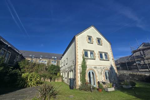 Property for auction in Mid Glamorgan