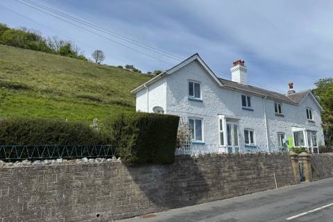Property for auction in Isle of Wight