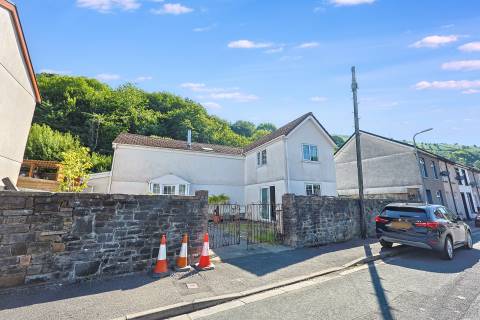 Property for auction in Mid Glamorgan