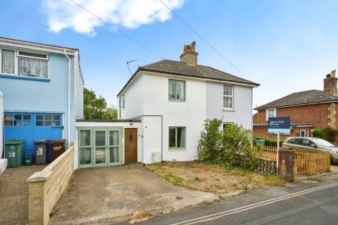 Property for auction in Isle of Wight