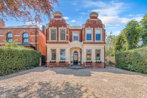 Property for auction in North Lincolnshire