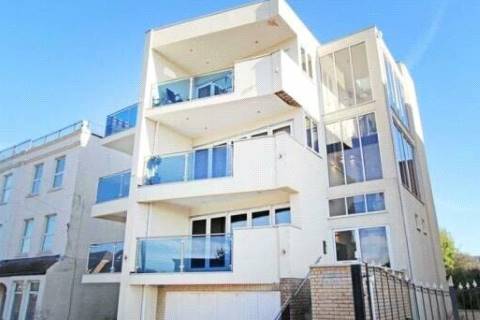 Property for auction in Essex
