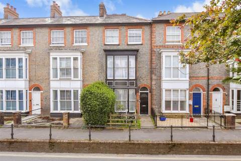 Property for auction in Isle of Wight
