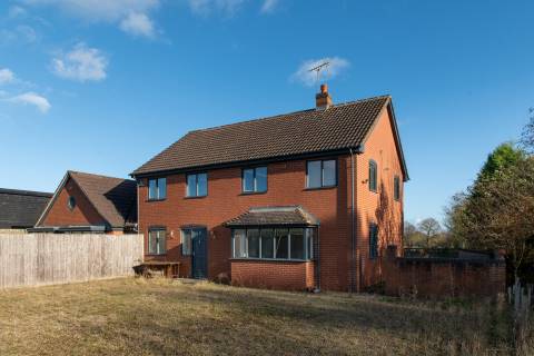 Property for auction in Warwickshire