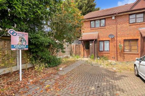 Property for auction in Essex