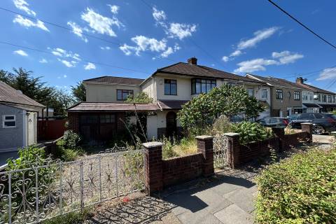 Property for auction in Essex
