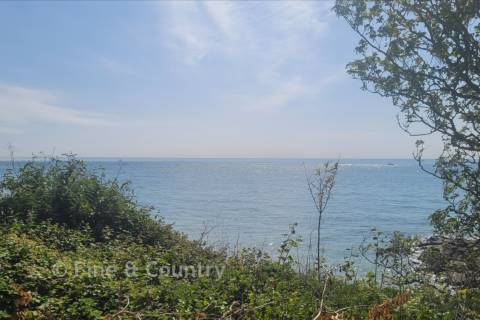 Property for auction in Isle of Wight