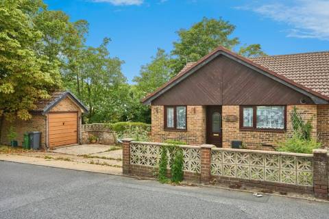 Property for auction in Isle of Wight