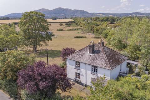 Property for auction in Worcestershire