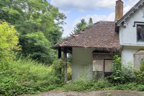 Property for auction in Warwickshire