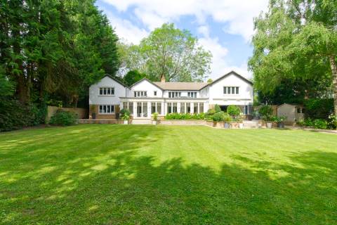 Property for auction in Buckinghamshire