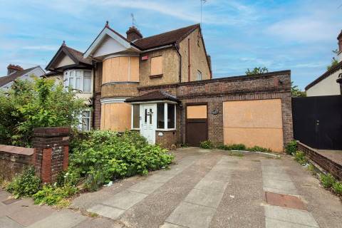 Property for auction in Bedfordshire