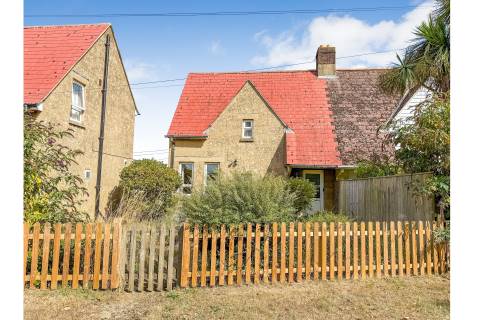 Property for auction in Isle of Wight