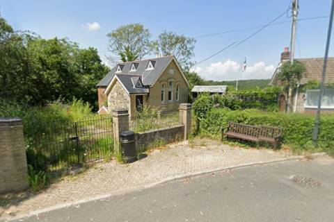 Property for auction in Isle of Wight