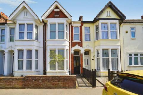 Property for auction in Essex