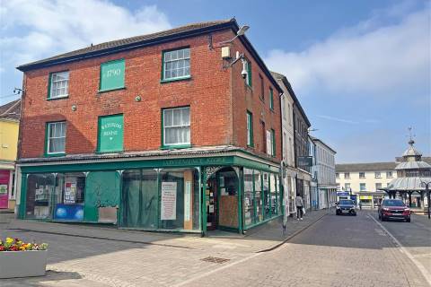 Property for auction in Norfolk