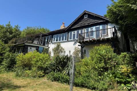 Property for auction in Isle of Wight