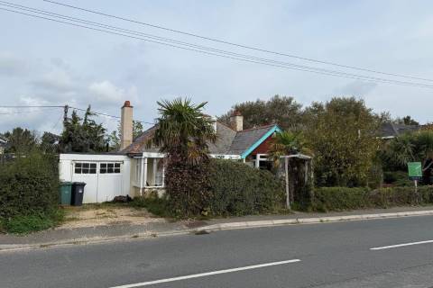 Property for auction in Isle of Wight