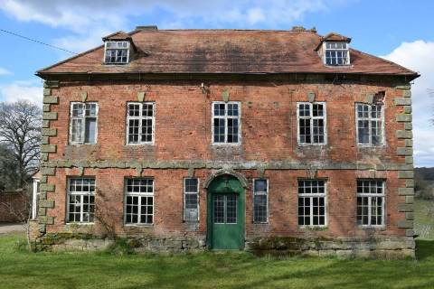 Property for auction in Warwickshire