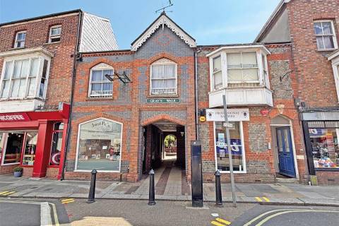 Property for auction in Isle of Wight