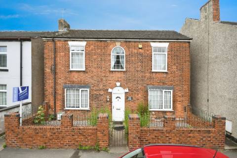 Property for auction in Derbyshire