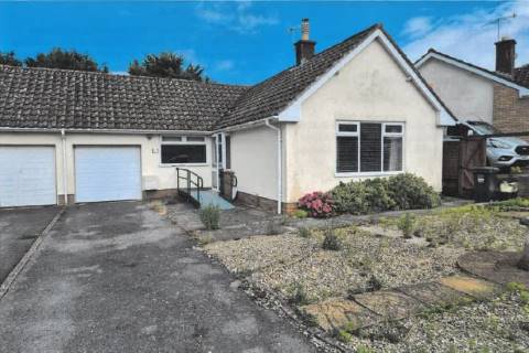 Property for auction in Avon