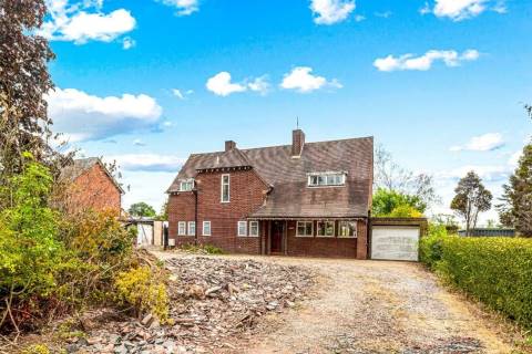 Property for auction in Warwickshire
