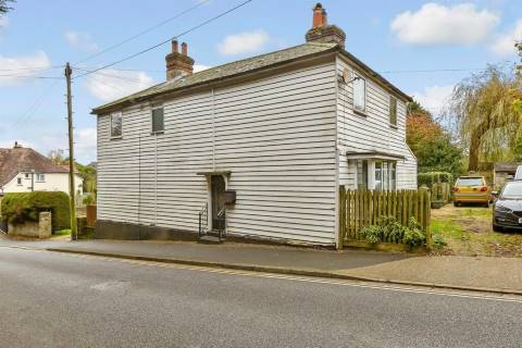 Property for auction in Isle of Wight