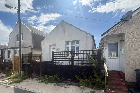 Property for auction in Essex
